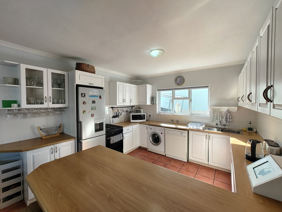 To Let 3 Bedroom Property for Rent in Stilbaai Wes Western Cape